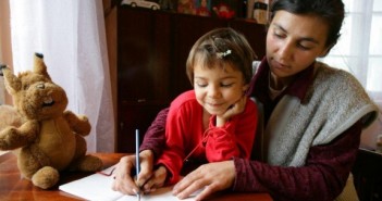 UNICEF te cheamă la cursuri de educaţie parentală la Constanța