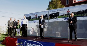 Danone împreună cu Fundaţia Heifer lansează programul „O şansă pentru familia ta!” adresat comunităţilor de mici fermieri