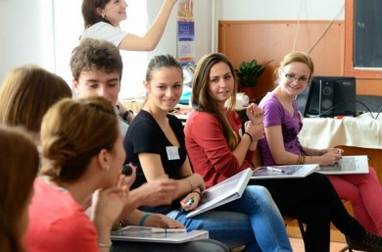 Elevi la curs Leadership Autentic