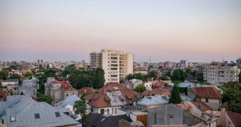 De ce nu renunțăm la București?