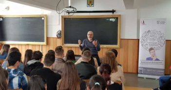 Proiectul Antrenat de Majorat a ajuns la peste 100 de liceeni din orașul Brașov